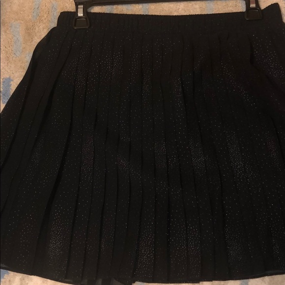 NWOT BCBG Sparkly Pleated Skirt - Picture 5 of 8